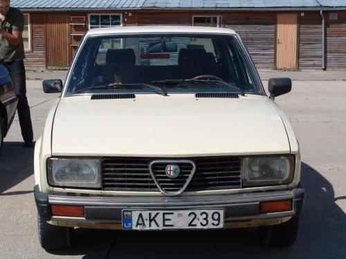 e752c5 42df64f1fdb647f3b8b5dc7e11760f2emv2 d 2592 1944 s 2