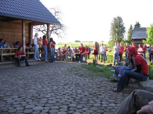 e752c5 27a657c179dc424eb6badc93c8b6908fmv2 d 1600 1200 s 2