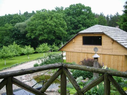 e752c5 5c9185e18a9a4e3dae9218d4899a5183mv2 d 2592 1944 s 2