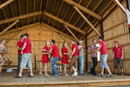 e752c5 04e080aec4994f3da6a75d75ed1ec31bmv2 d 5616 3744 s 4 2