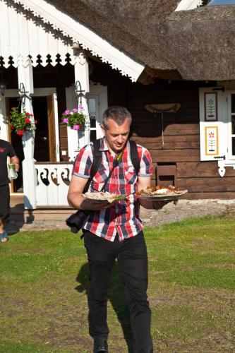 e752c5 49cb1329c29646ff9c66b2192f727f16mv2 d 3744 5616 s 4 2