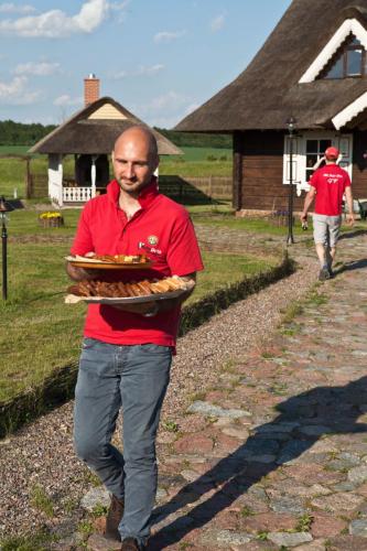 e752c5 63c7894418e44ced8a2c20e7890e88f2mv2 d 3744 5616 s 4 2