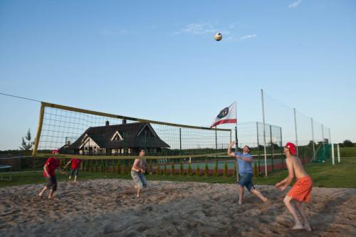 e752c5 67250a918f2d46d3b3f53d2cd73dbb28mv2 d 5616 3744 s 4 2