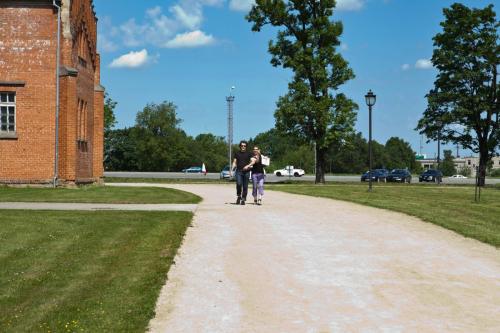 e752c5 67c0ae7a01a94daba61383013fe90cc0mv2 d 5616 3744 s 4 2